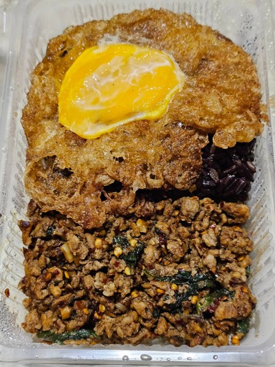 รสกระทะหมูสับผัดกะเพรา