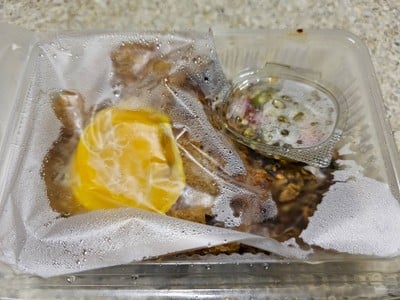 รสกระทะหมูสับผัดกะเพรา