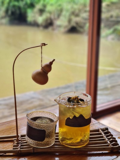 ชาดอกหอมหมื่นลี้เย็น