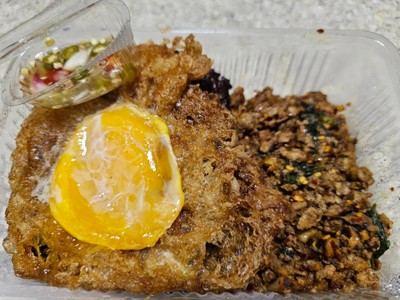 รสกระทะหมูสับผัดกะเพรา