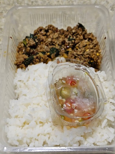 รสกระทะไก่ชูวีด์สับผัดกะเพรา