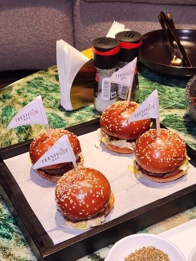 อาหาร หรือ เครื่องดื่ม