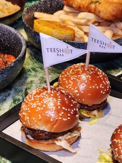 อาหาร หรือ เครื่องดื่ม