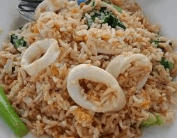 ข้าวผัดปลาหมึก