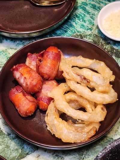 อาหาร หรือ เครื่องดื่ม