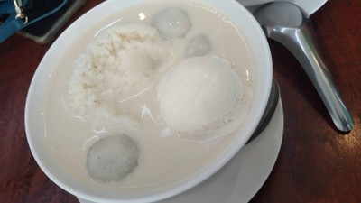 เมนูของร้าน มรกตสยาม หวานเย็นสูตรโบราณ สนามบินน้ำ