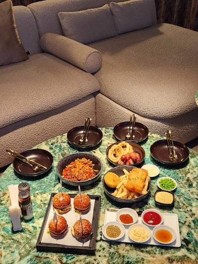 อาหาร หรือ เครื่องดื่ม