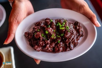 อาหาร หรือ เครื่องดื่ม