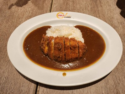 ข้าวแกงกะหรี่หมูชุบเกล็ดขนมปังทอด