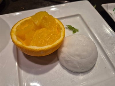 อาหาร หรือ เครื่องดื่ม