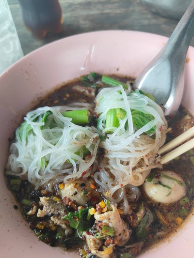 เส้นเล็กหมู