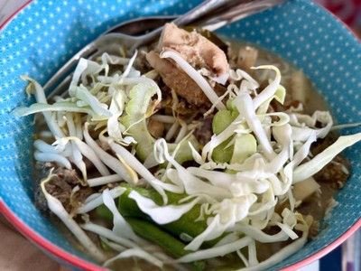 แกงเขียวหวานไก่ยอดมะพร้าว