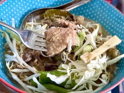 แกงเขียวหวานไก่ยอดมะพร้าว