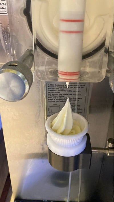 ไอศกรีมโยเกิร์ต