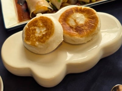 ขนมปังชีส เห็ดชิทาเกะ ไก่รมควัน