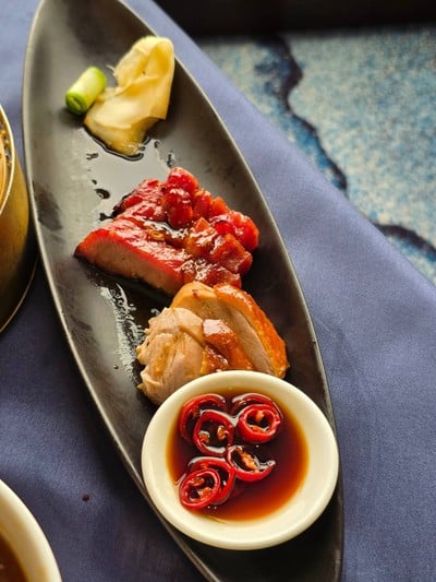 เป็ดย่างหมูแดง