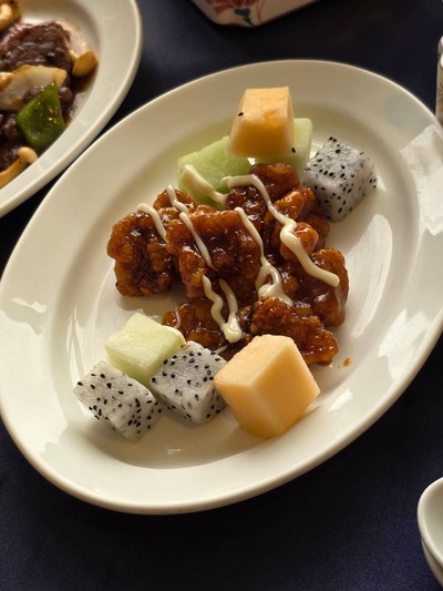 หมูผัดซอสไวน์แดง