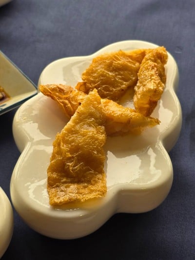 ฟองเต้าหู้ทอดไส้กุ้ง