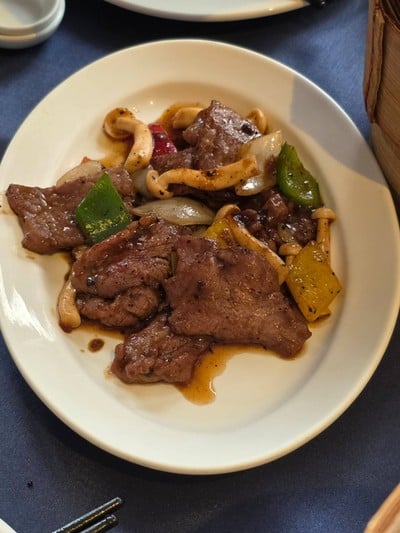 เนื้อผัดซอสพริกไทยดำ