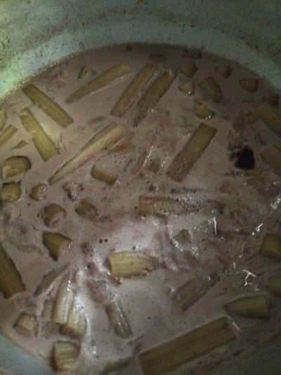 แกงกะทิสายบัวปลาทูนึ่ง