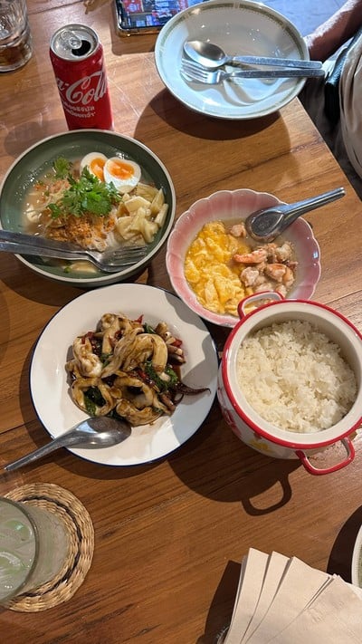 แจ่ม - ถนนจันทน์