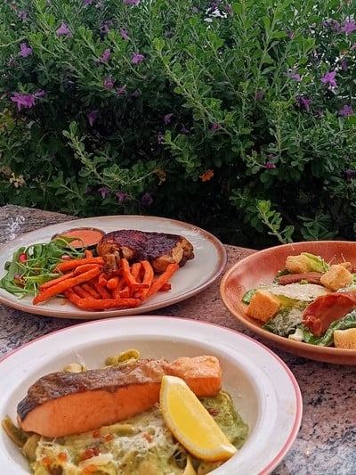 อาหาร หรือ เครื่องดื่ม