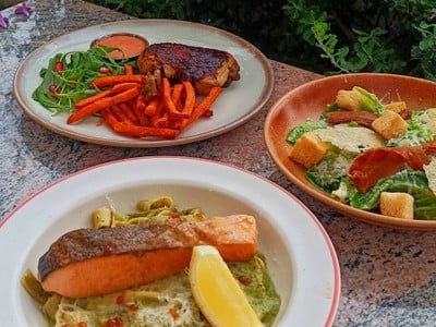 อาหาร หรือ เครื่องดื่ม