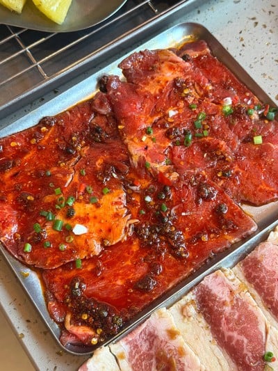 สันคอหมูหมักซอสหม่าล่า