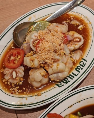 อาหาร หรือ เครื่องดื่ม