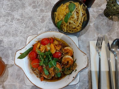 อาหาร หรือ เครื่องดื่ม