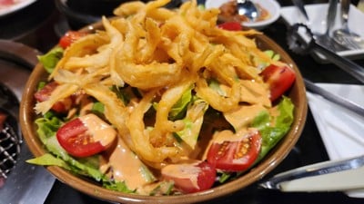 สลัดปลาเงินซอสสไปซี่มาโย