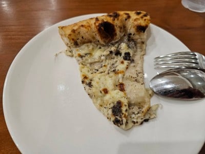 Truffle Creamy Pizza