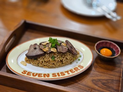 ข้าวผัดลิ้นวัวย่าง