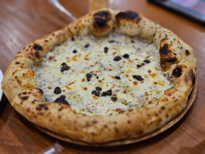 Truffle Creamy Pizza