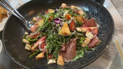 Rocket salad Serrano ham,Che ese(Comebert cheese) 350