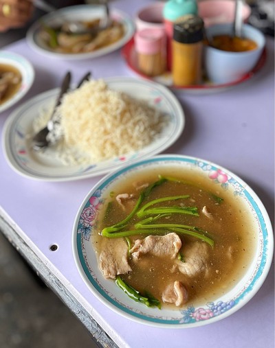 🍜 ราดหน้าหมี่กรอบ. (ราคา 60 บาท.)