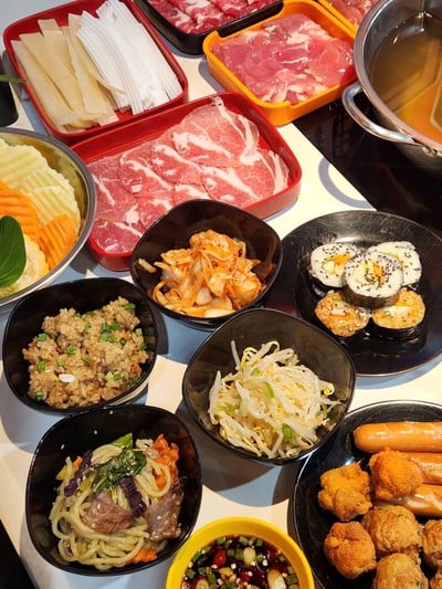 อาหาร หรือ เครื่องดื่ม