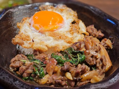 ข้าวกระเพราะเนื้อ