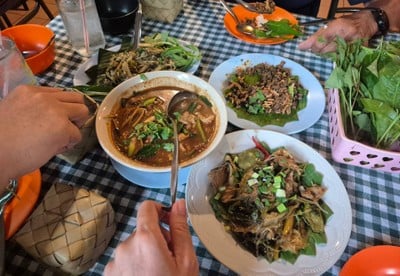 อาหาร หรือ เครื่องดื่ม