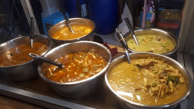 อาหาร หรือ เครื่องดื่ม