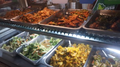 อาหาร หรือ เครื่องดื่ม