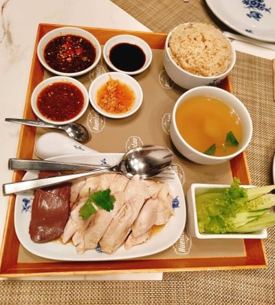 ข้าวมันไก่มณเฑียร