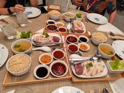 ข้าวมันไก่มณเฑียร