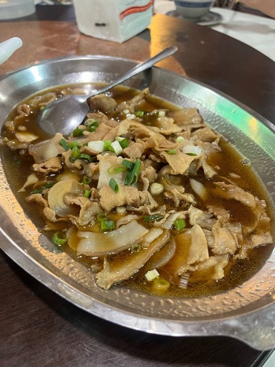 หมูสามชั้นผัดซอส