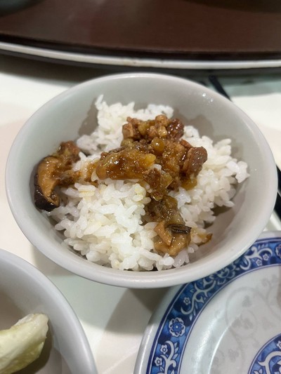 ลู่โร่วฟ่าน (滷肉飯)