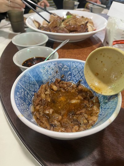 ลู่โร่วฟ่าน (滷肉飯)