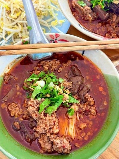 ขนมจีนน้ำเงี้ยวหมู กลาง