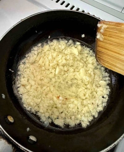 วิธีทำ หมูสับทอดกรอบคั่วพริกเกลือ วิธีทำ หมูสับทอดกรอบคั่วพริกเกลือ