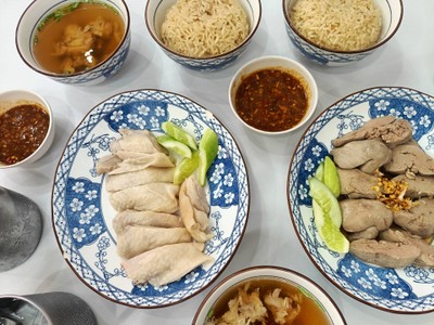 อาหาร หรือ เครื่องดื่ม