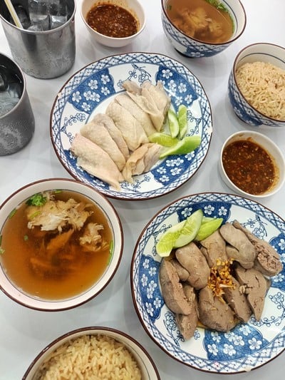 อาหาร หรือ เครื่องดื่ม